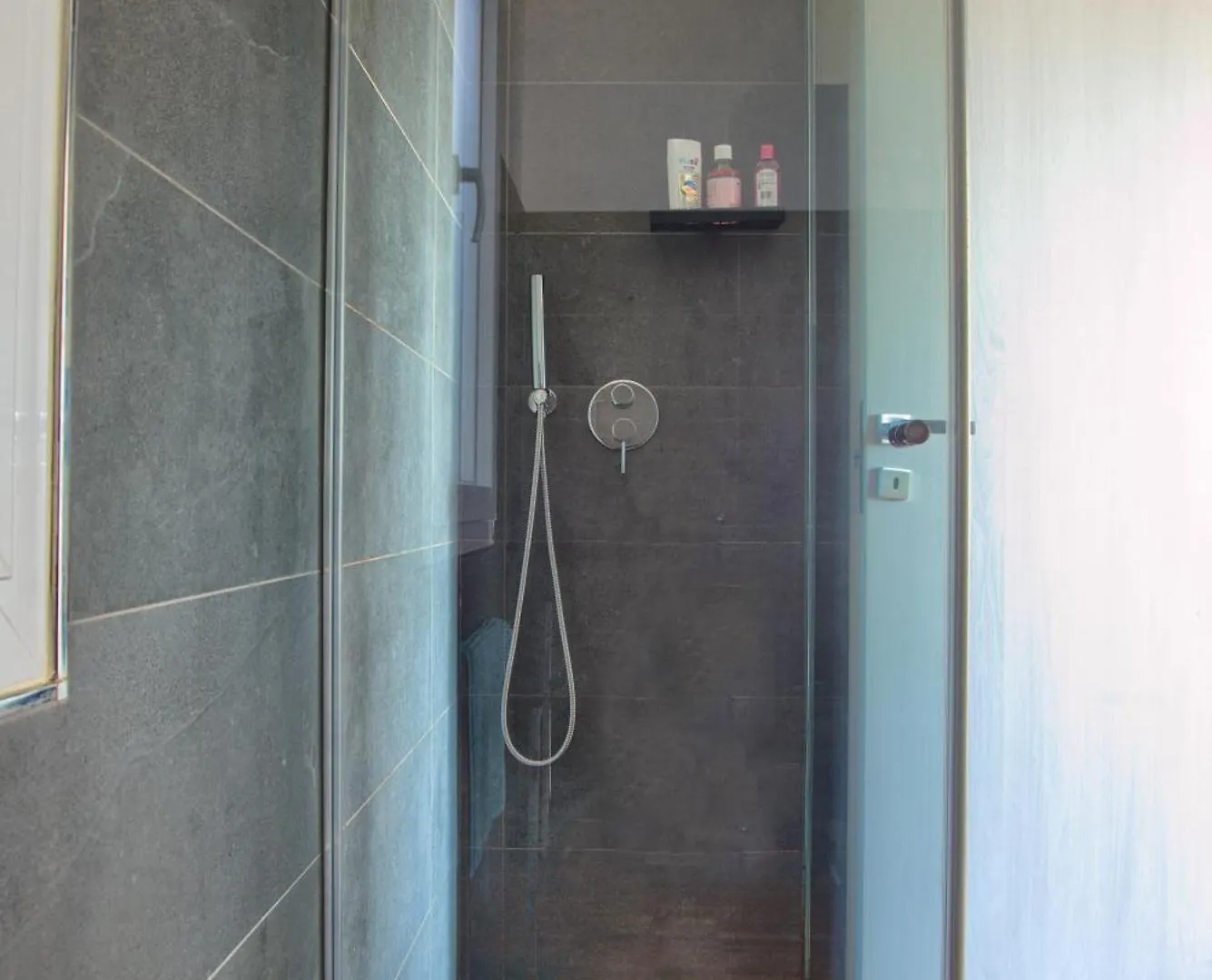 Casa Con Piscina Jacuzzi Ac Wifi E Biciclette Elettriche Apartment Bordighera
