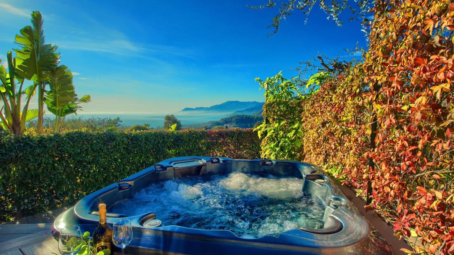Casa Con Piscina Jacuzzi Ac Wifi E Biciclette Elettriche Apartment Bordighera