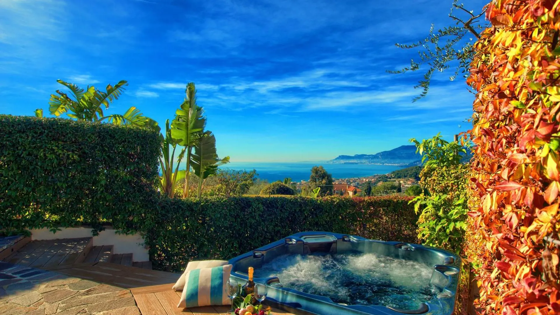 Casa Con Piscina Jacuzzi Ac Wifi E Biciclette Elettriche Apartment Bordighera