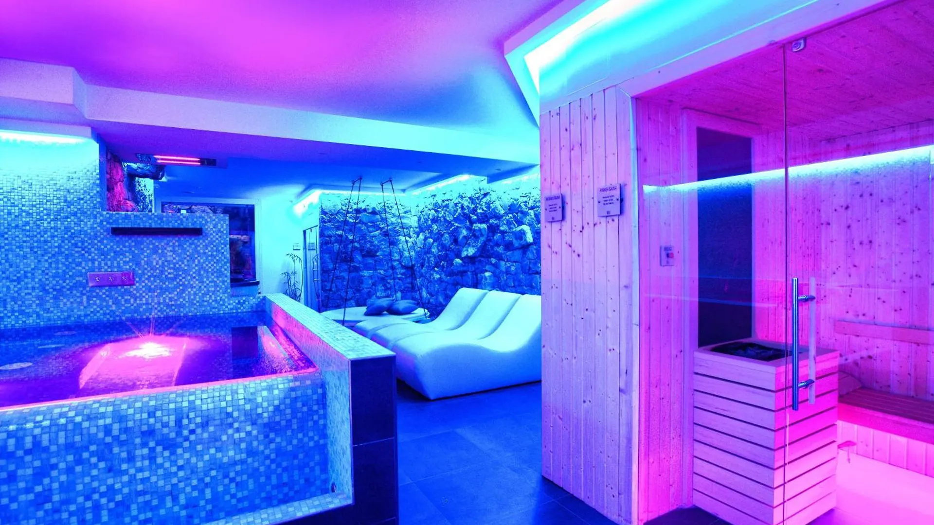 Casa Con Piscina Jacuzzi Ac Wifi E Biciclette Elettriche Apartment Bordighera